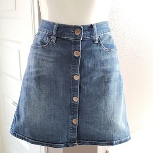 GAP denim buttoned skirt size 6